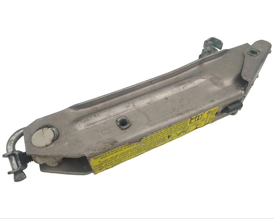 Audi A3 A4 1998-2004 VW Golf Passat Toolkit Car Jack  8L0011031A